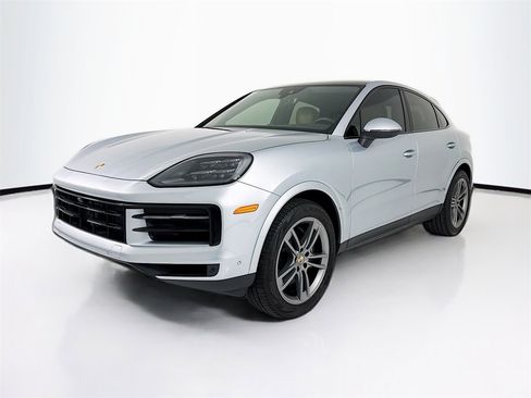 Used 2025 Porsche Cayenne image 1