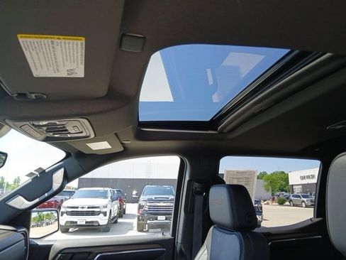Certified 2024 Chevrolet Silverado 1500 High Country w/ High Country Premium Package AWD/4WD image 25