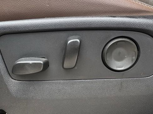 Used 2021 Chevrolet Tahoe High Country w/ Premium Package image 28