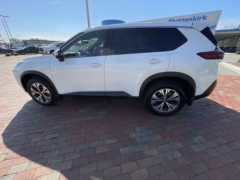 Used 2021 Nissan Rogue SV image 29