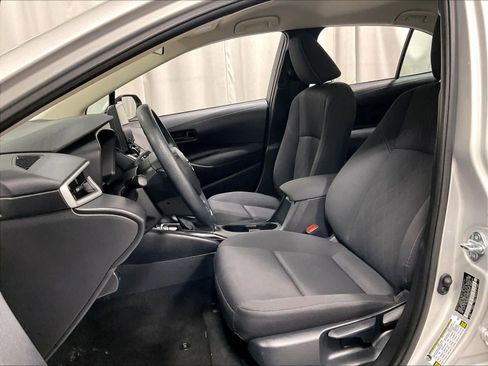 Used 2025 Toyota Corolla LE image 10
