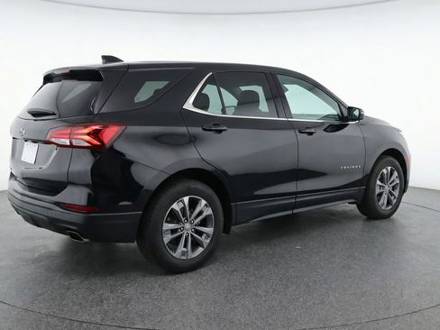 Used 2025 Chevrolet Equinox LT FWD image 9
