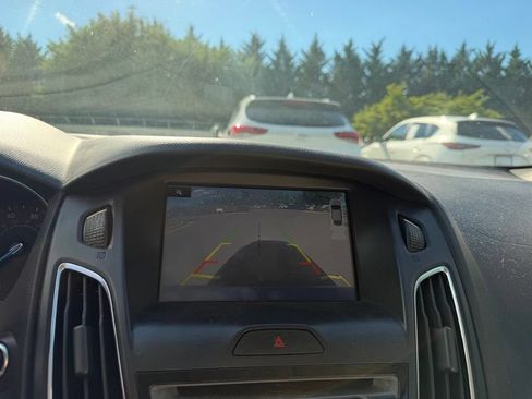 Used 2015 Ford Focus Titanium FWD image 15