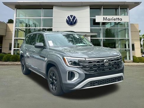 New 2026 Volkswagen Atlas Peak Edition AWD/4WD image 1
