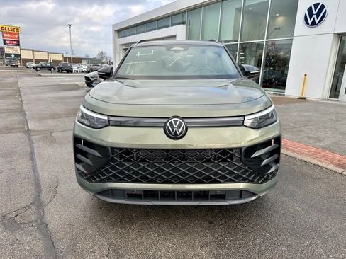 New 2026 Volkswagen Tiguan SE R-Line image 2