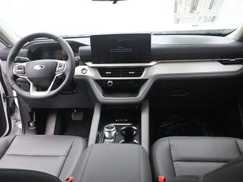 New 2025 Ford Explorer Active w/ Active Comfort Package image 16