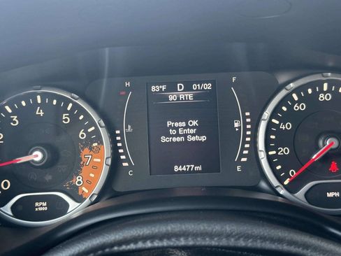 Used 2016 Jeep Renegade Latitude AWD/4WD image 35