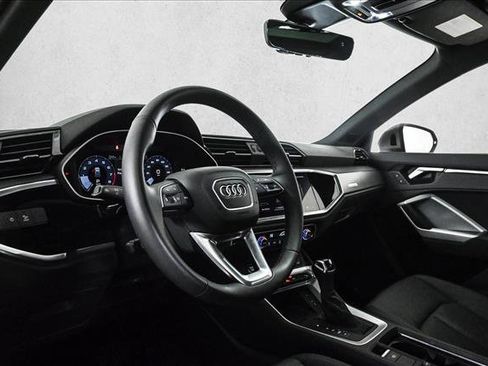 Certified 2025 Audi Q3 2.0T Premium w/ Convenience Package image 10