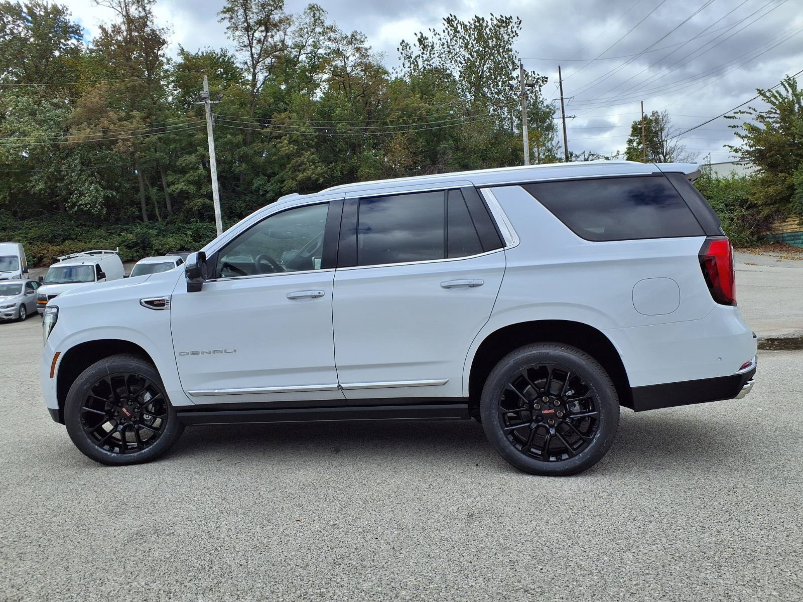 New 2026 GMC Yukon Denali w/ Sun & Power Step Package AWD/4WD image 30
