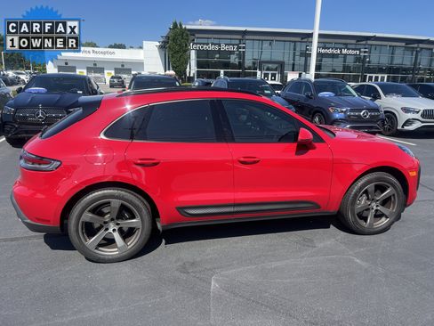 Used 2023 Porsche Macan AWD/4WD image 11