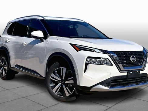 Used 2023 Nissan Rogue Platinum w/ Platinum Premium Package image 2