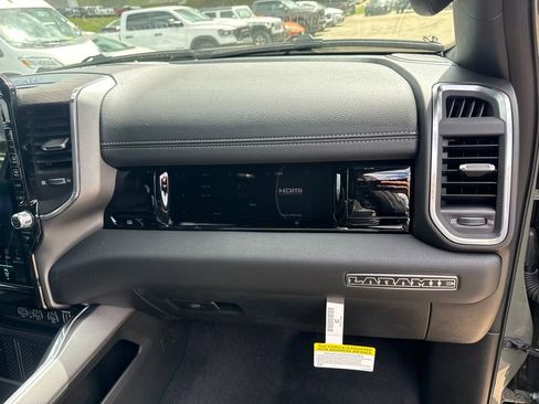 New 2026 RAM 1500 Laramie AWD/4WD image 30