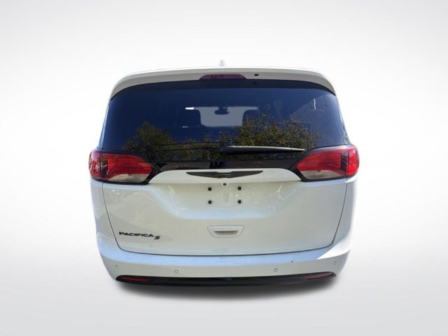 Used 2020 Chrysler Pacifica Touring-L w/ Advanced Safetytec Group FWD image 4