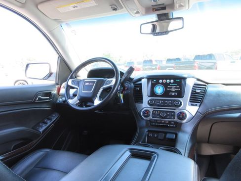 Certified 2019 GMC Yukon SLE w/ SLE Value Package AWD/4WD image 24