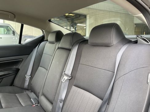 Used 2022 Nissan Altima 2.5 S FWD image 14