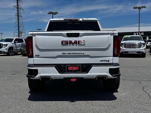 Used 2021 GMC Sierra 1500 AT4 w/ AT4 Value Package AWD/4WD image 9