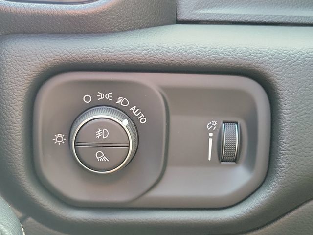 New 2027 RAM 3500 Big Horn AWD/4WD image 23
