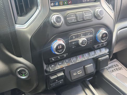 Used 2021 GMC Sierra 1500 Denali w/ Denali Ultimate Package AWD/4WD image 19