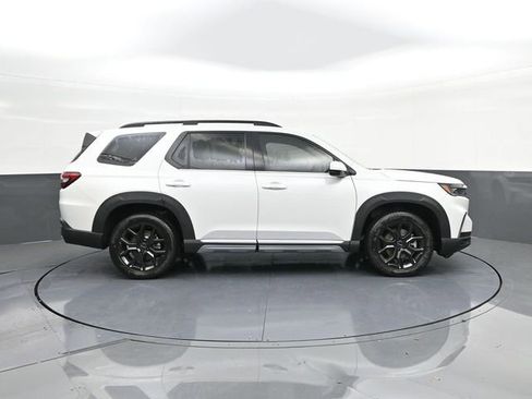 New 2025 Honda Pilot Touring image 22