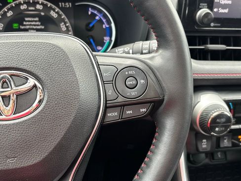 Used 2022 Toyota RAV4 SE image 20