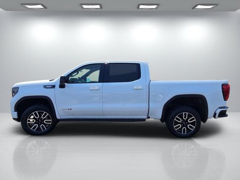 Used 2025 GMC Sierra 1500 AT4 w/ AT4 Premium Package AWD/4WD image 7