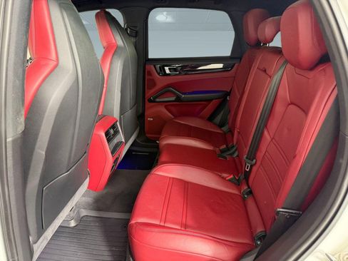 Used 2019 Porsche Cayenne S AWD/4WD image 24