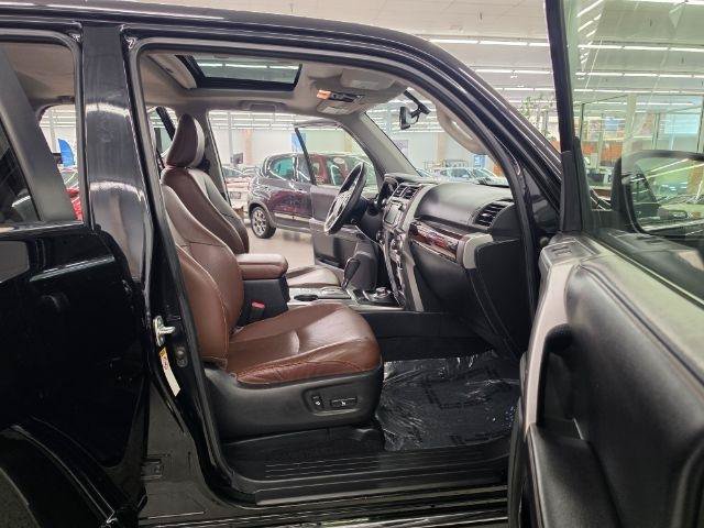 Used 2017 Toyota 4Runner Limited AWD/4WD image 36