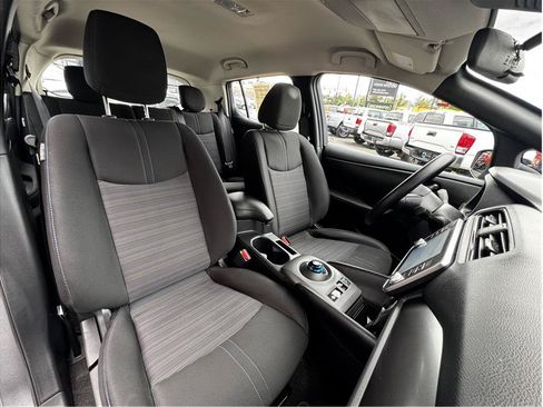 Used 2025 Nissan Leaf S FWD image 15