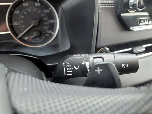 Used 2024 Mitsubishi Outlander SE image 18