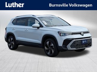 Used 2025 Volkswagen Taos SE w/ Panoramic Sunroof Package AWD/4WD video 1