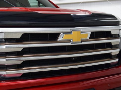Used 2022 Chevrolet Silverado 1500 High Country image 9
