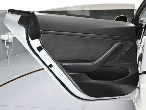 Used 2021 Tesla Model 3 Standard Range Plus image 43