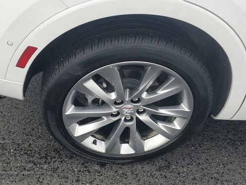 Certified 2023 Buick Envision Avenir image 5