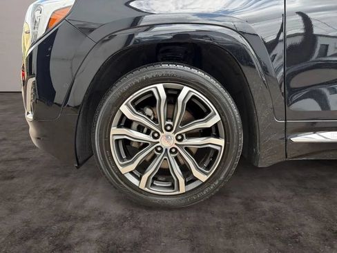 Used 2019 GMC Terrain Denali w/ Advanced Safety Package FWD image 9