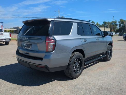 Used 2022 Chevrolet Tahoe Z71 w/ Luxury Package AWD/4WD image 6