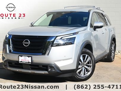Certified 2022 Nissan Pathfinder SL