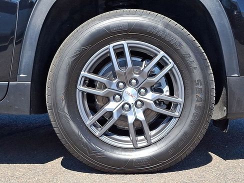 Certified 2025 GMC Acadia Elevation AWD/4WD image 8