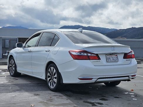 Used 2017 Honda Accord Hybrid Sedan image 14