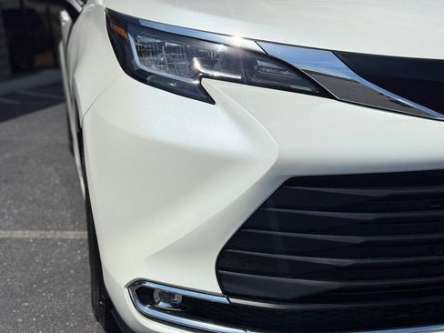 Used 2021 Toyota Sienna XLE AWD/4WD image 61