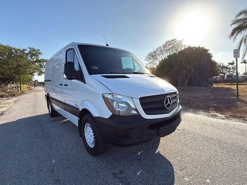 Used 2015 Mercedes-Benz Sprinter 2500 image 9
