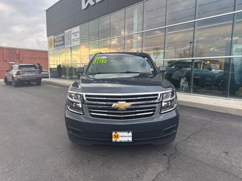 Used 2020 Chevrolet Suburban LT image 2