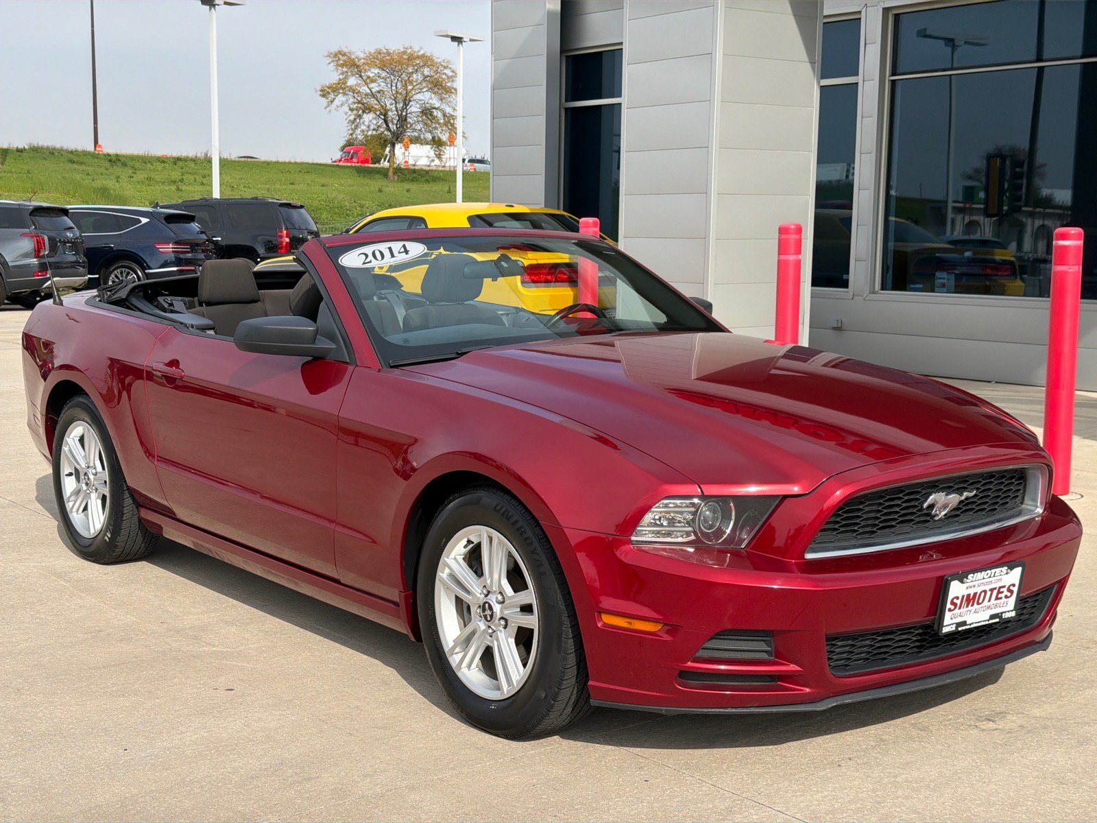 Used 2014 Ford Mustang Convertible RWD image 2