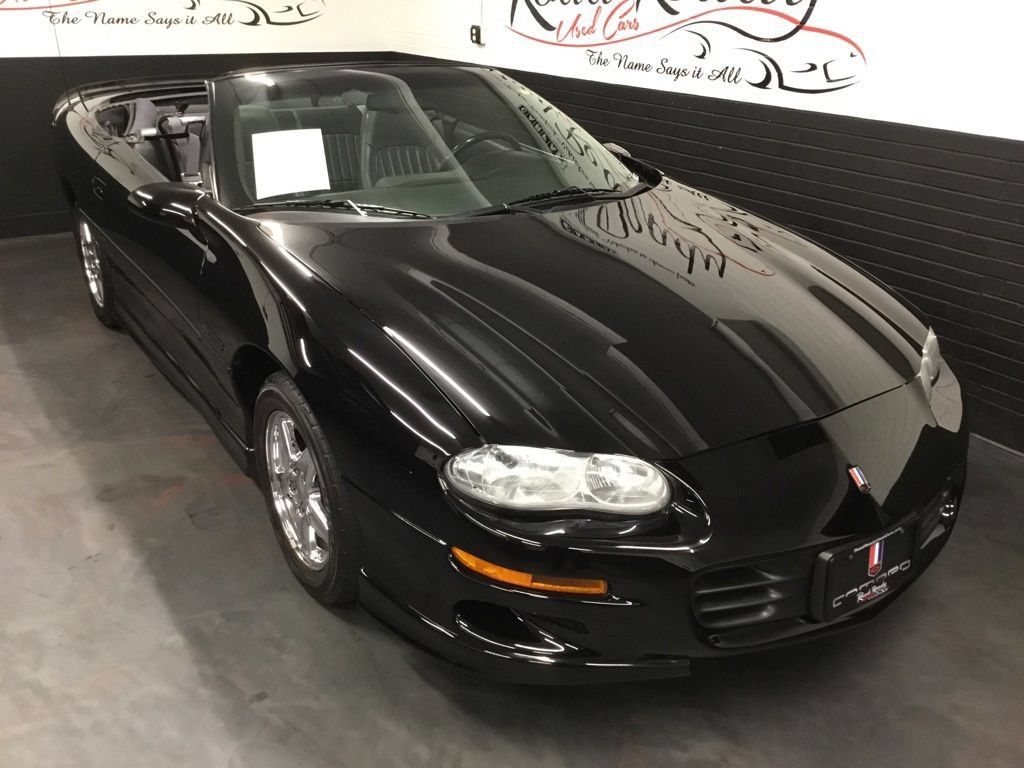 Used 2000 Chevrolet Camaro Z28 w/ Sport Appearance Pkg RWD image 2