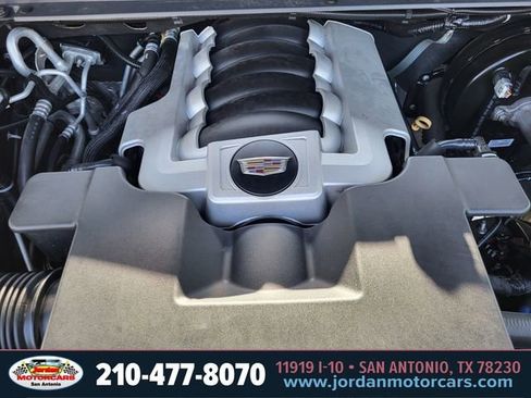 Used 2019 Cadillac Escalade ESV Premium Luxury RWD image 34
