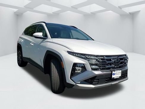 New 2025 Hyundai Tucson Limited image 3