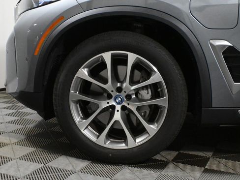 Used 2025 BMW X5 xDrive50e w/ Parking Assistance Package image 12