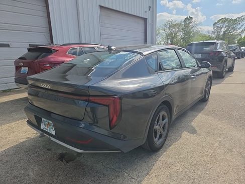 Used 2025 Kia K4 LXS image 11