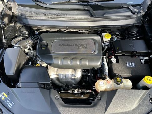 Used 2019 Jeep Cherokee Latitude w/ Popular Appearance Group FWD image 28