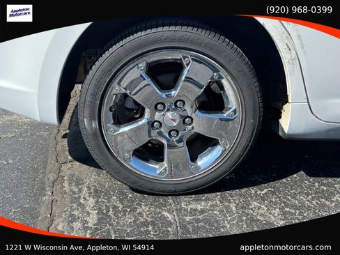 Used 2009 Pontiac Vibe w/ Preferred Package FWD image 10