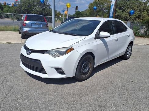 Used 2016 Toyota Corolla LE FWD image 3